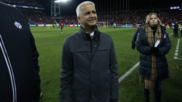 sunil-gulati-us-soccer-trump.jpg